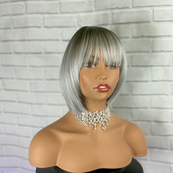 Ombré silver bob wig with bangs premium quality synthetic hair - Picture 6 of 10